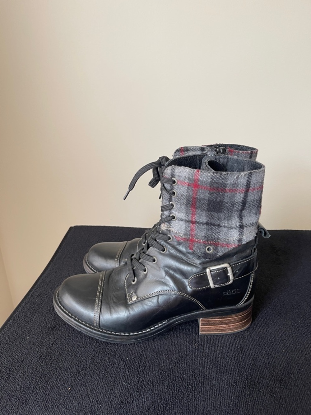 Taos Footwear Black Leather Lace-Up Ankle Boots with Gray & Red Plaid Cuff